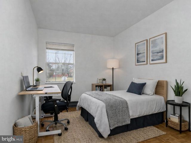 117 W CONCORD CT W, Sterling, VA 20164