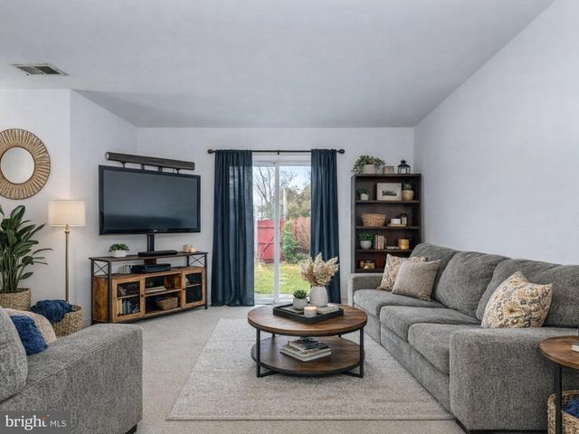 117 W CONCORD CT W, Sterling, VA 20164