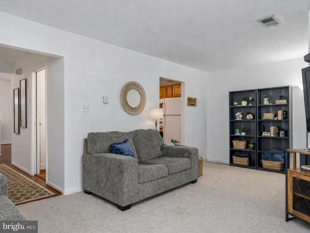 117 W CONCORD CT W, Sterling, VA 20164