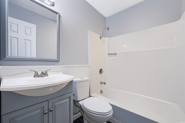 7601 E Gum Street, Evansville, IN 47715