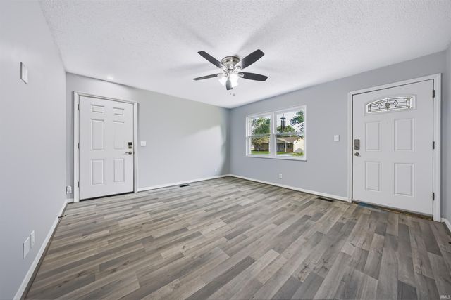 7601 E Gum Street, Evansville, IN 47715