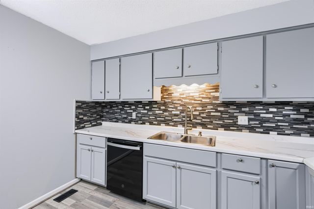 7601 E Gum Street, Evansville, IN 47715