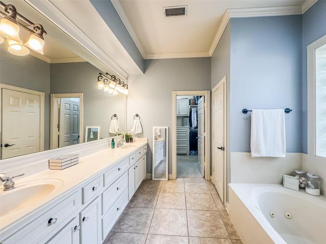 38 E Thymewood Place, The Woodlands, TX 77382