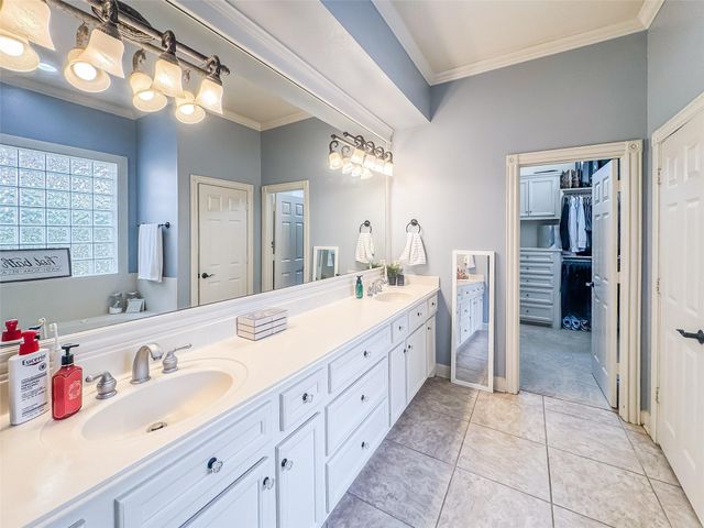 38 E Thymewood Place, The Woodlands, TX 77382