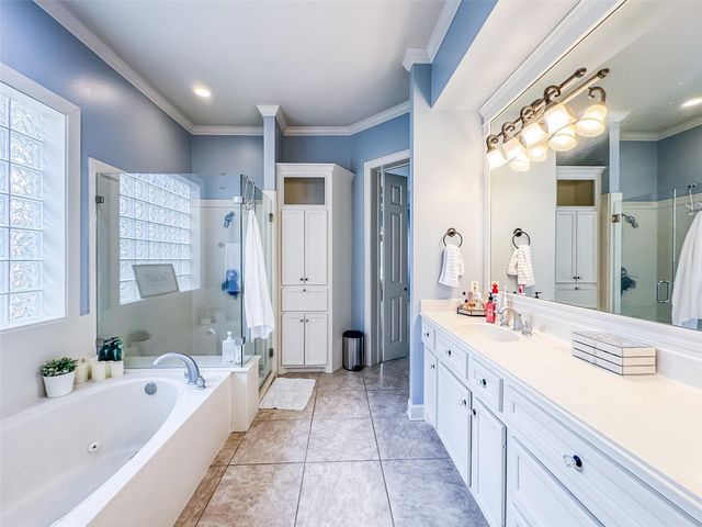 38 E Thymewood Place, The Woodlands, TX 77382