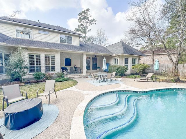38 E Thymewood Place, The Woodlands, TX 77382