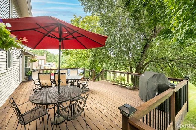 1583 Mason Knoll Road, Town And Country, MO 63131
