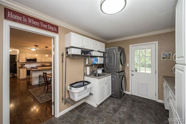 1583 Mason Knoll Road, Town And Country, MO 63131