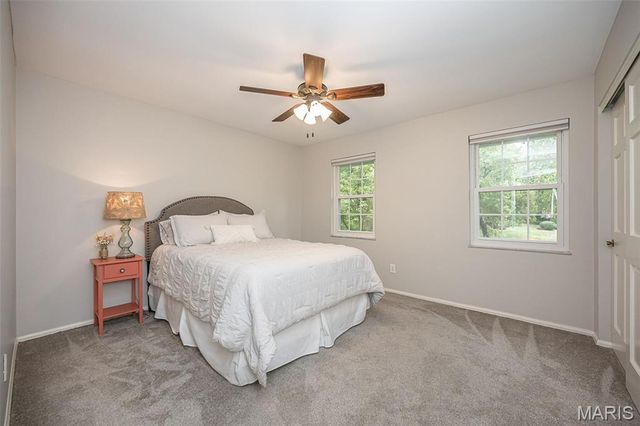 1583 Mason Knoll Road, Town And Country, MO 63131