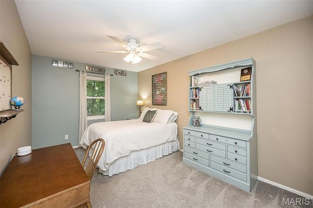 1583 Mason Knoll Road, Town And Country, MO 63131