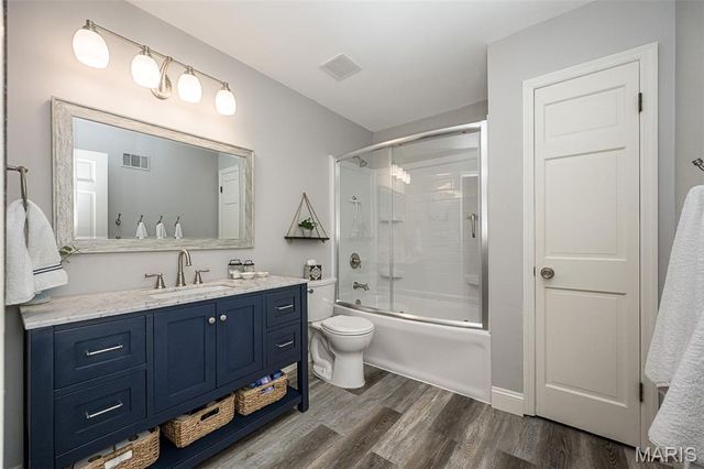 1583 Mason Knoll Road, Town And Country, MO 63131