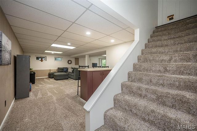 1583 Mason Knoll Road, Town And Country, MO 63131
