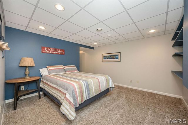 1583 Mason Knoll Road, Town And Country, MO 63131