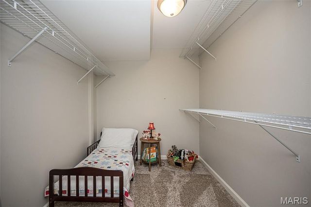 1583 Mason Knoll Road, Town And Country, MO 63131