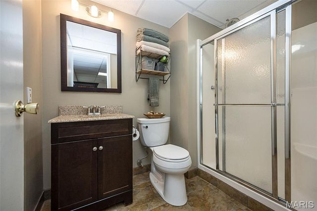 1583 Mason Knoll Road, Town And Country, MO 63131