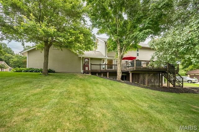 1583 Mason Knoll Road, Town And Country, MO 63131