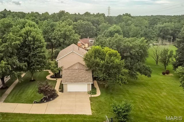 1583 Mason Knoll Road, Town And Country, MO 63131