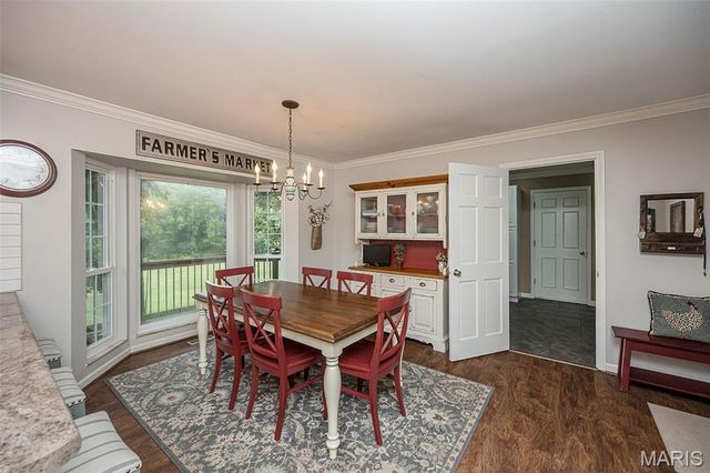 1583 Mason Knoll Road, Town And Country, MO 63131