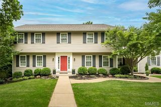 1583 Mason Knoll Road, Town And Country, MO 63131