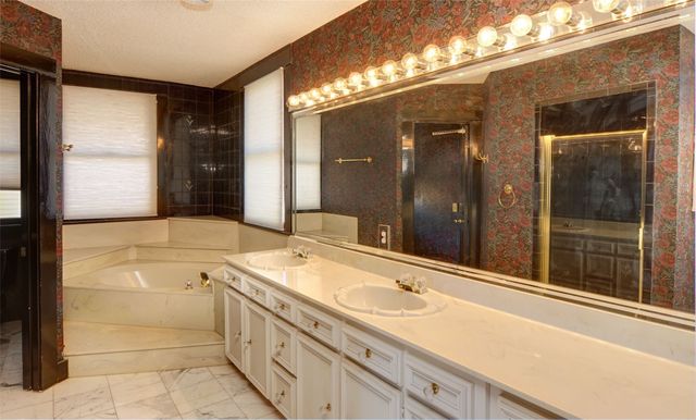 3108 Handley Drive, Fort Worth, TX 76112