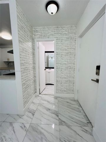 7300 NW 17th St 416, Plantation, FL 33313