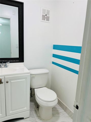 7300 NW 17th St 416, Plantation, FL 33313