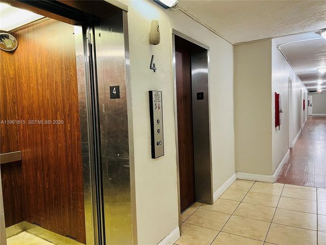 7300 NW 17th St 416, Plantation, FL 33313