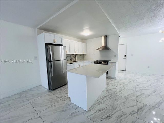 7300 NW 17th St 416, Plantation, FL 33313