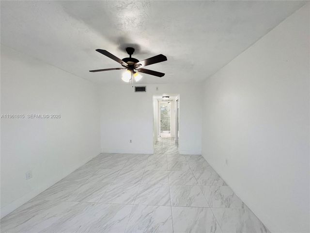 7300 NW 17th St 416, Plantation, FL 33313