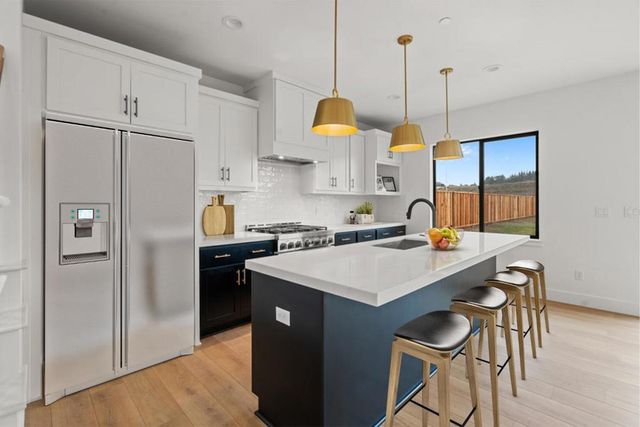 425 Maria Drive, Hollister, CA 95023