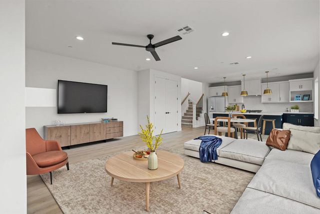 425 Maria Drive, Hollister, CA 95023