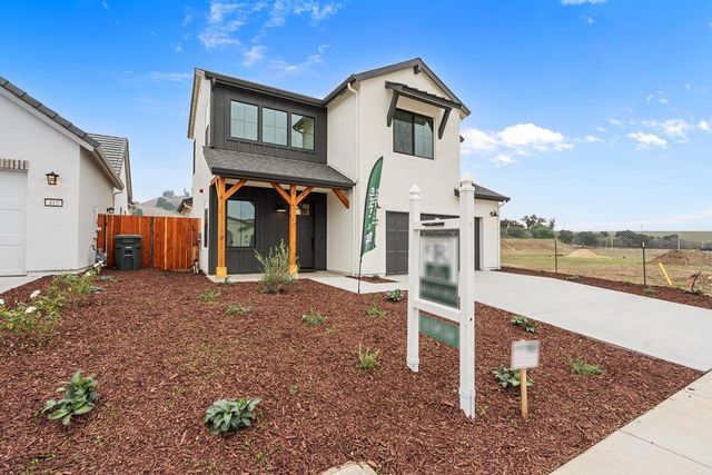 425 Maria Drive, Hollister, CA 95023