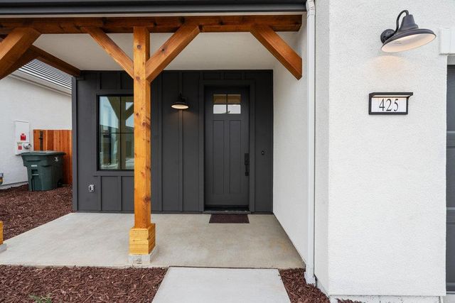 425 Maria Drive, Hollister, CA 95023