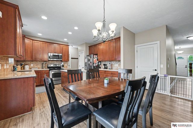 17019 Chandler Street, Omaha, NE 68136