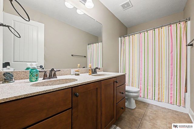 17019 Chandler Street, Omaha, NE 68136