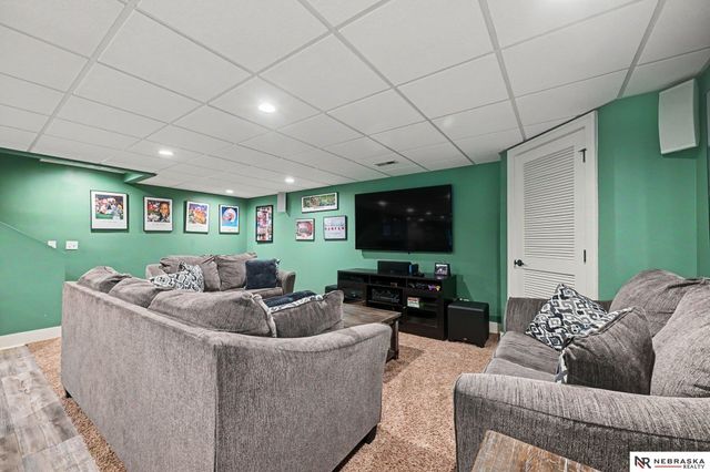 17019 Chandler Street, Omaha, NE 68136