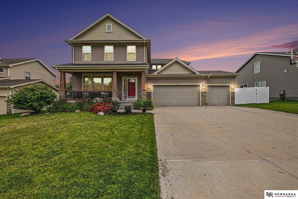 17019 Chandler Street, Omaha, NE 68136