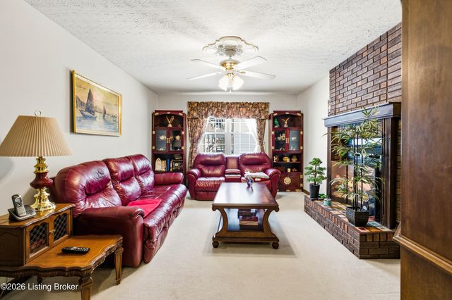 1746 Holly Ct, Radcliff, KY 40160