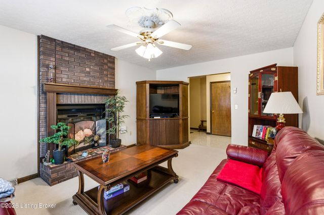 1746 Holly Ct, Radcliff, KY 40160