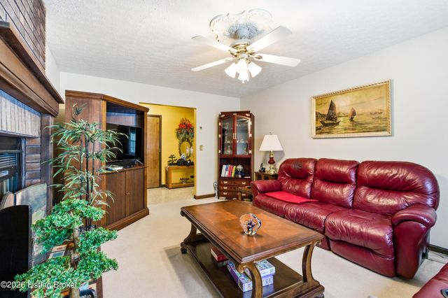 1746 Holly Ct, Radcliff, KY 40160