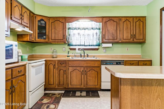 1746 Holly Ct, Radcliff, KY 40160