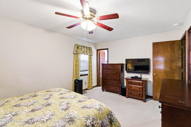 1746 Holly Ct, Radcliff, KY 40160