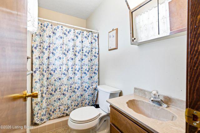 1746 Holly Ct, Radcliff, KY 40160