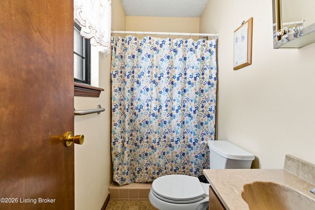 1746 Holly Ct, Radcliff, KY 40160