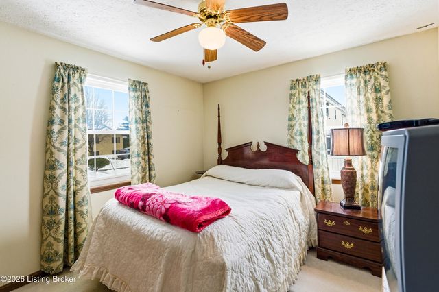 1746 Holly Ct, Radcliff, KY 40160