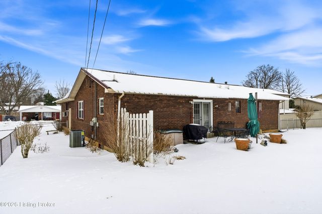 1746 Holly Ct, Radcliff, KY 40160