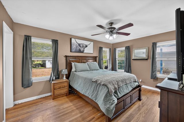 15 Page Street, Hurst, TX 76053