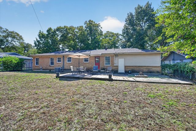 15 Page Street, Hurst, TX 76053
