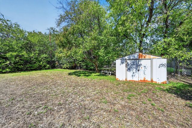 15 Page Street, Hurst, TX 76053