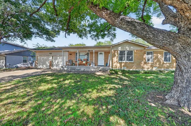 15 Page Street, Hurst, TX 76053